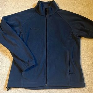 Size medium women’s Columbia zip up fleece